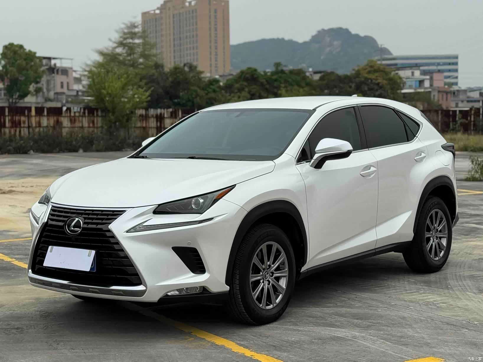 Lexus NX, 2021 3