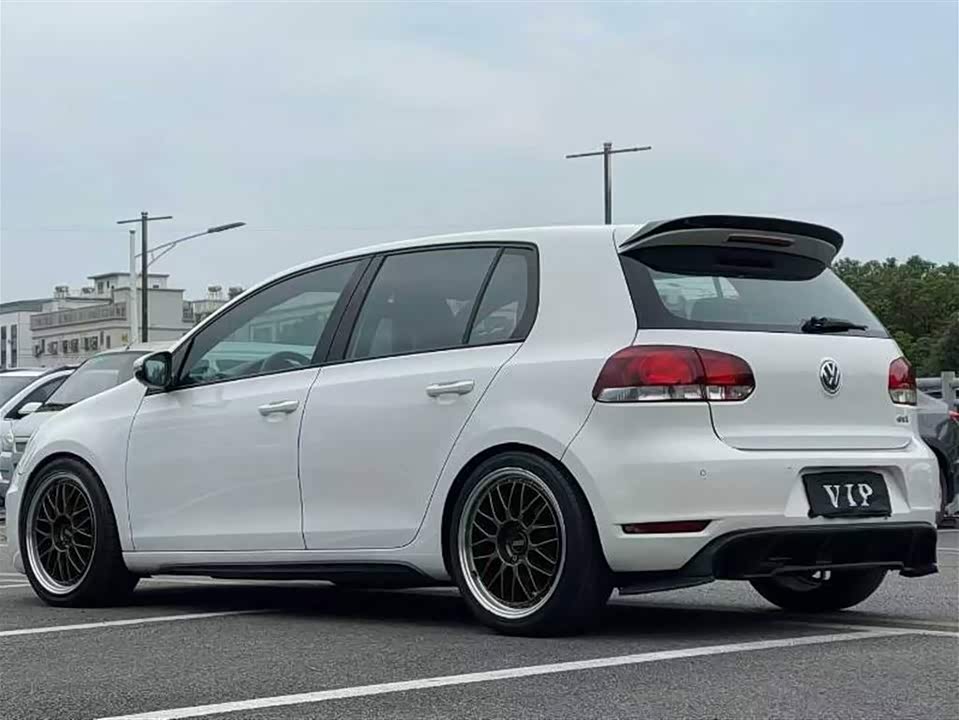Volkswagen Golf GTI