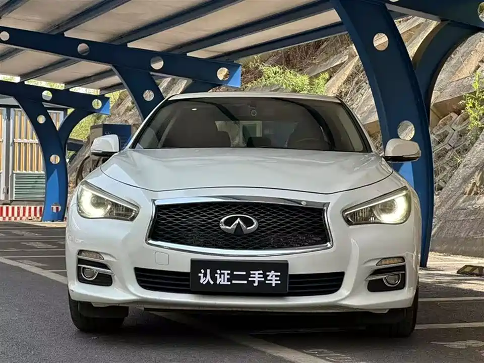 Infiniti Q50L