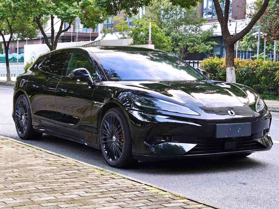 Denza Z9GT