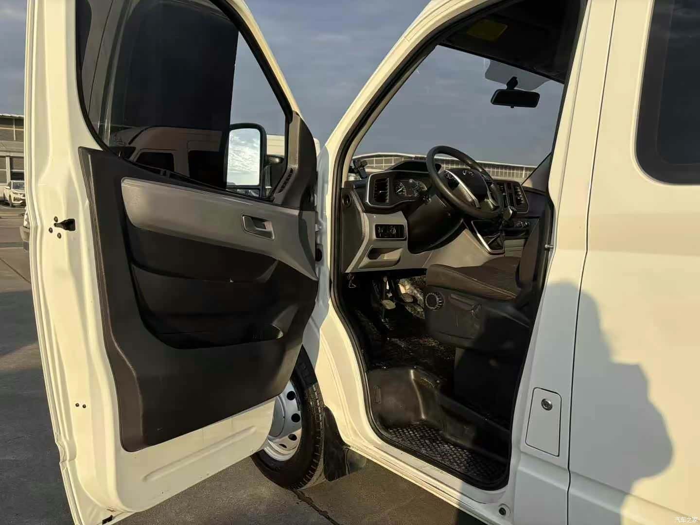 Maxus V80, 2022 4