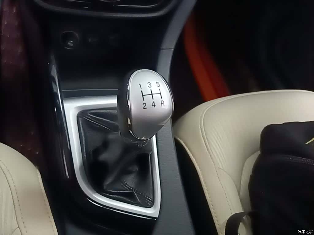 Changan V7, 2017 14