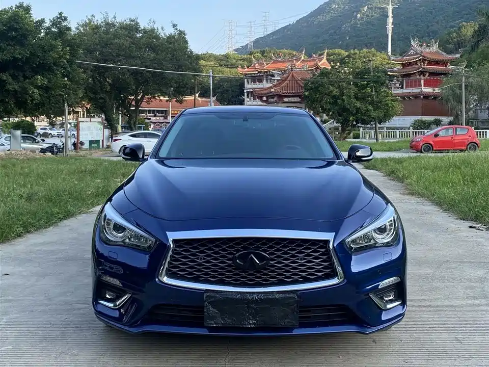 Infiniti Q50L