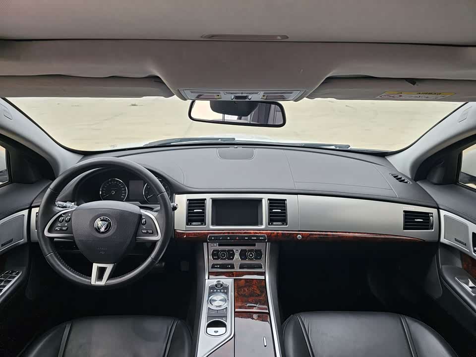 Jaguar XF Jaguar XF