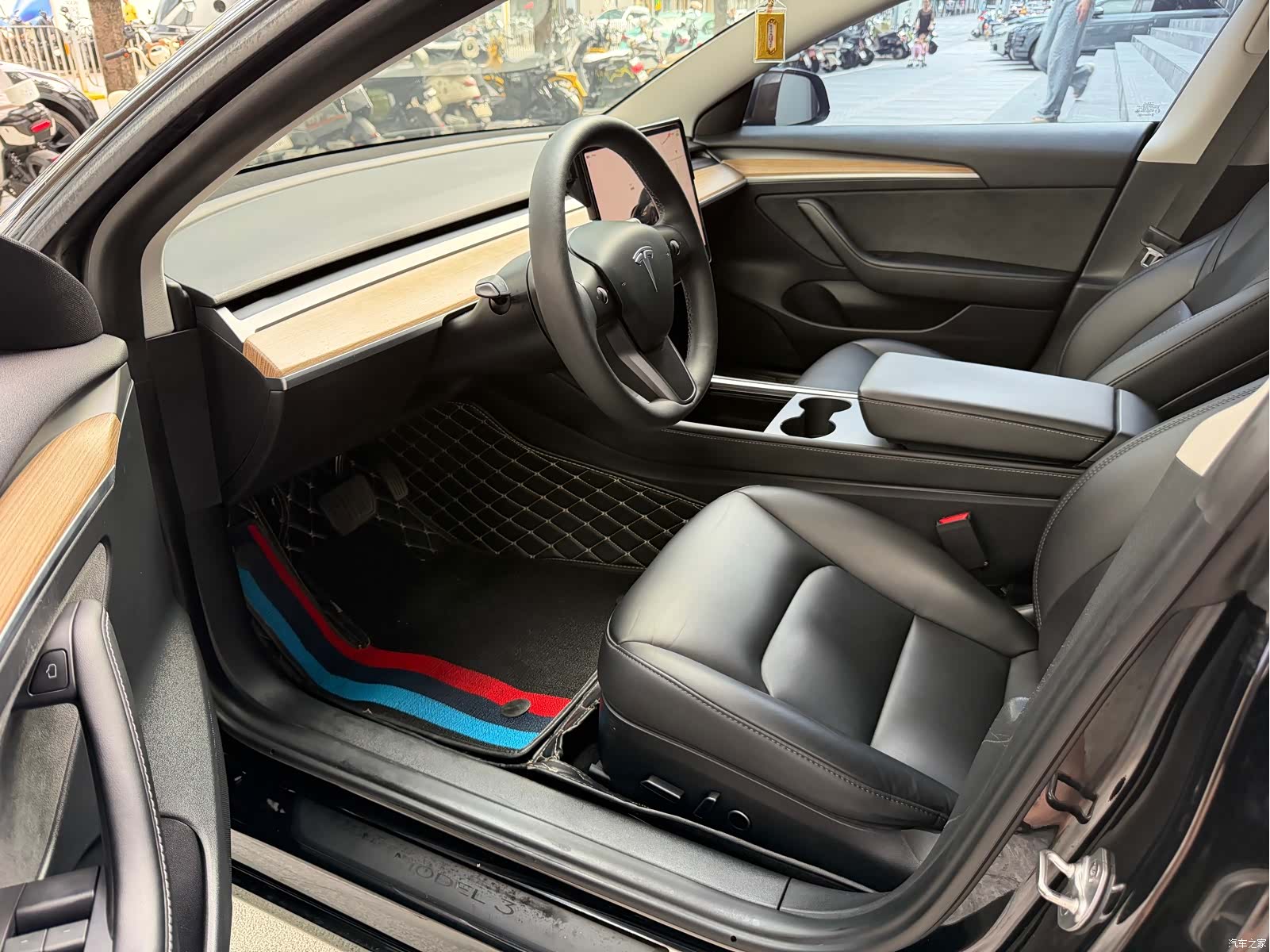Tesla Model 3, 2023 4