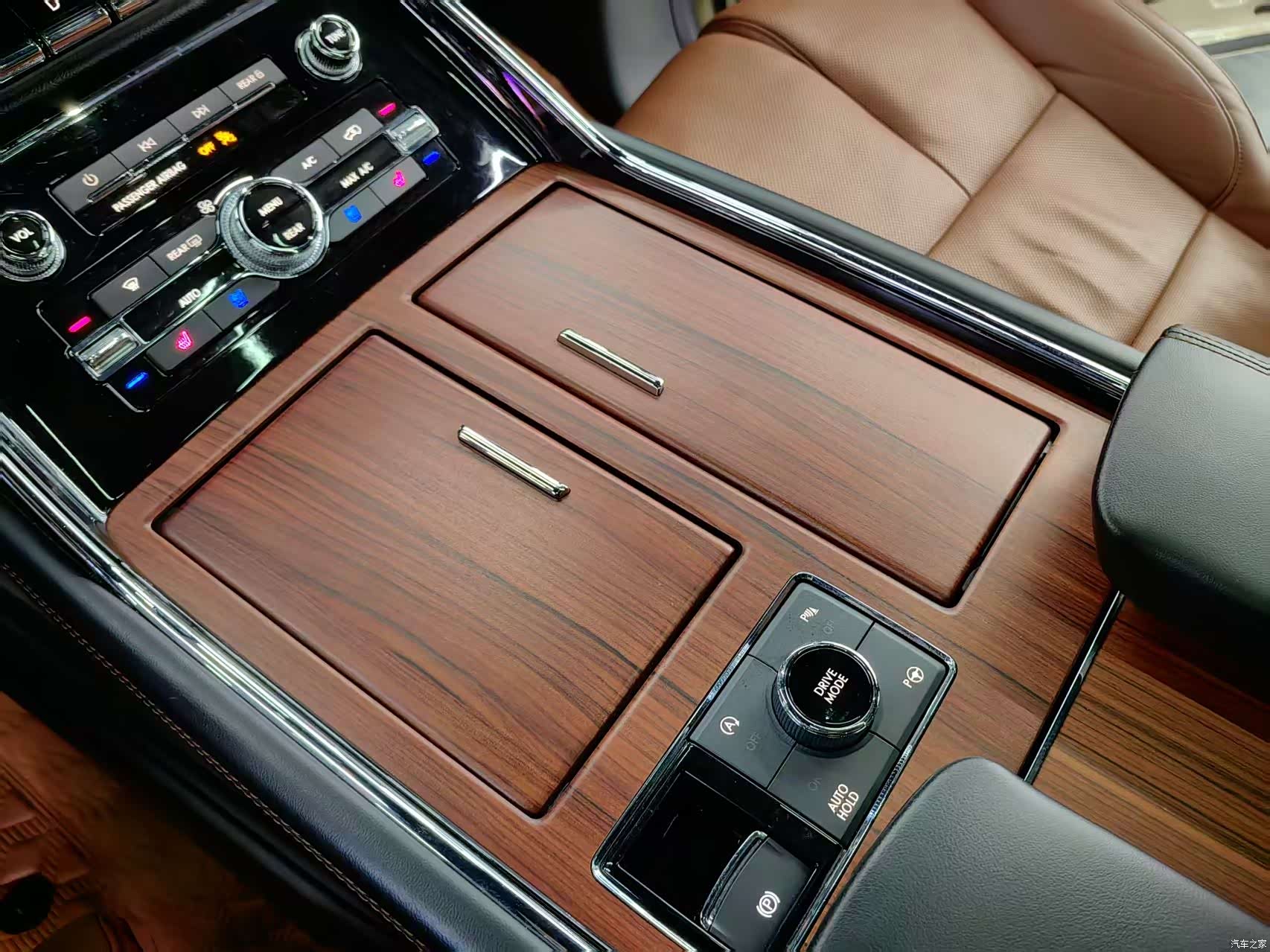 Lincoln Navigator, 2019 10