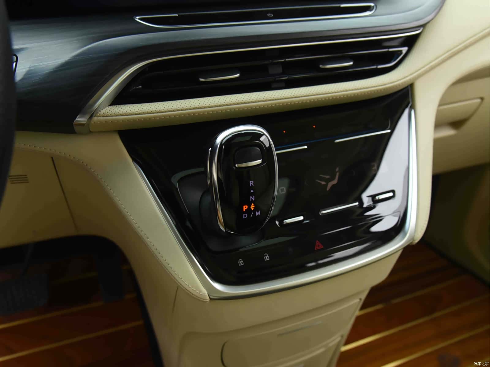 Buick GL8, 2024 8