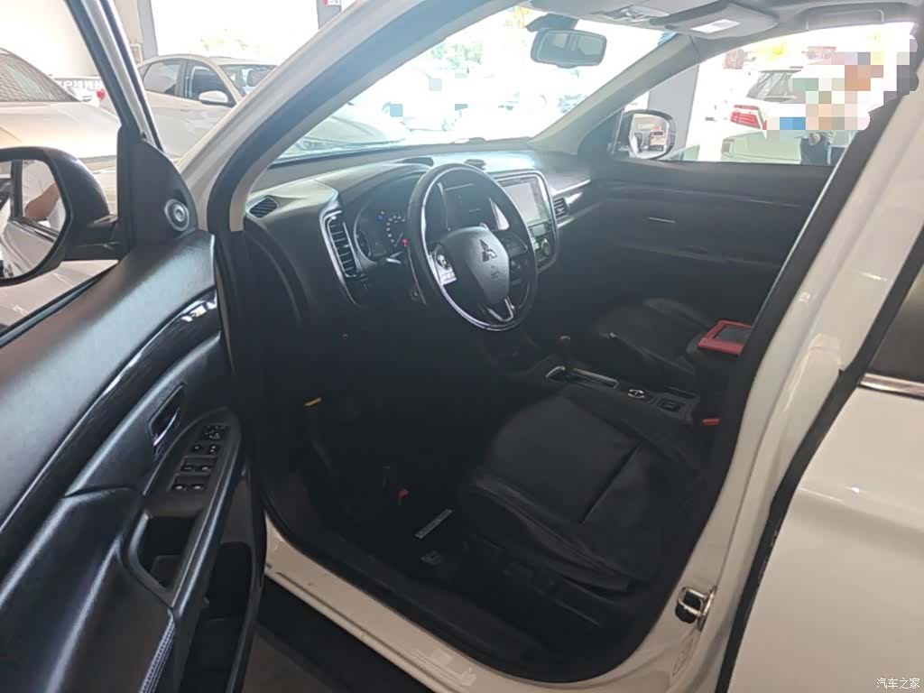 Mitsubishi Outlander, 2017 12