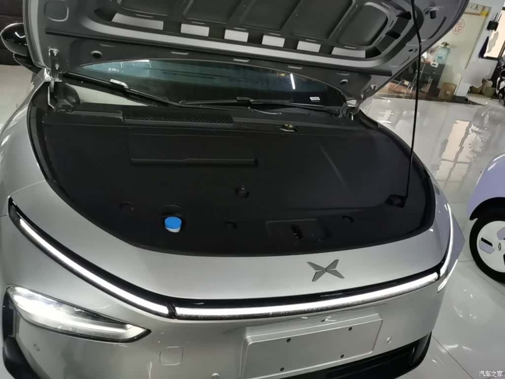 Xpeng P7, 2025 12