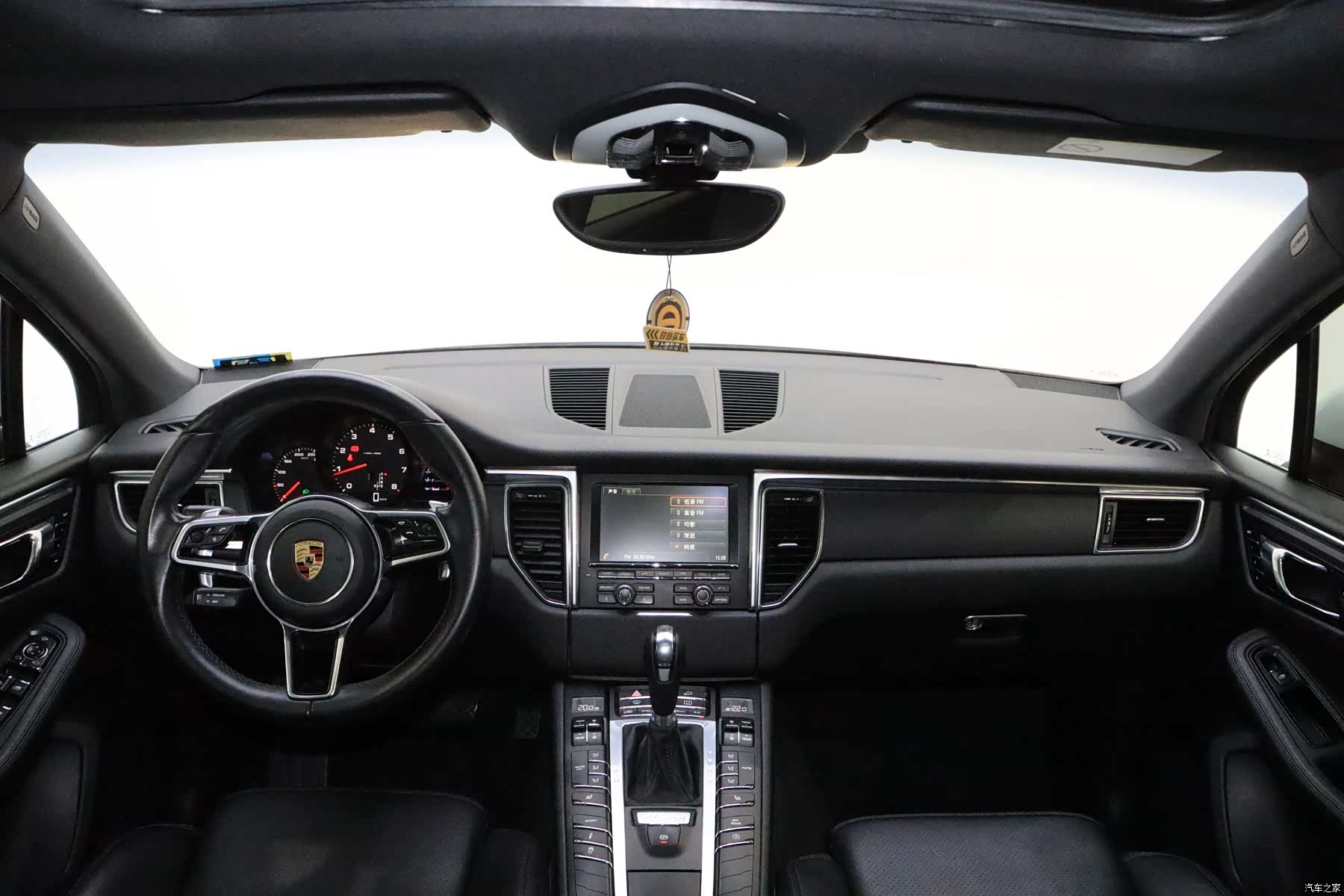 Porsche Macan, 2016 17