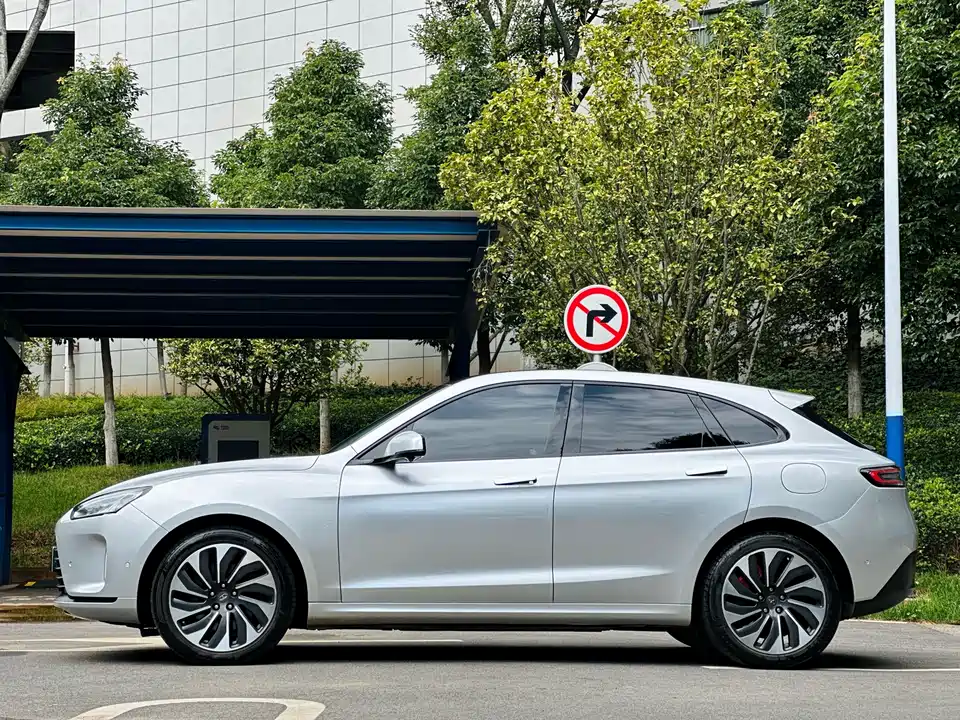 AITO Ask the world M5