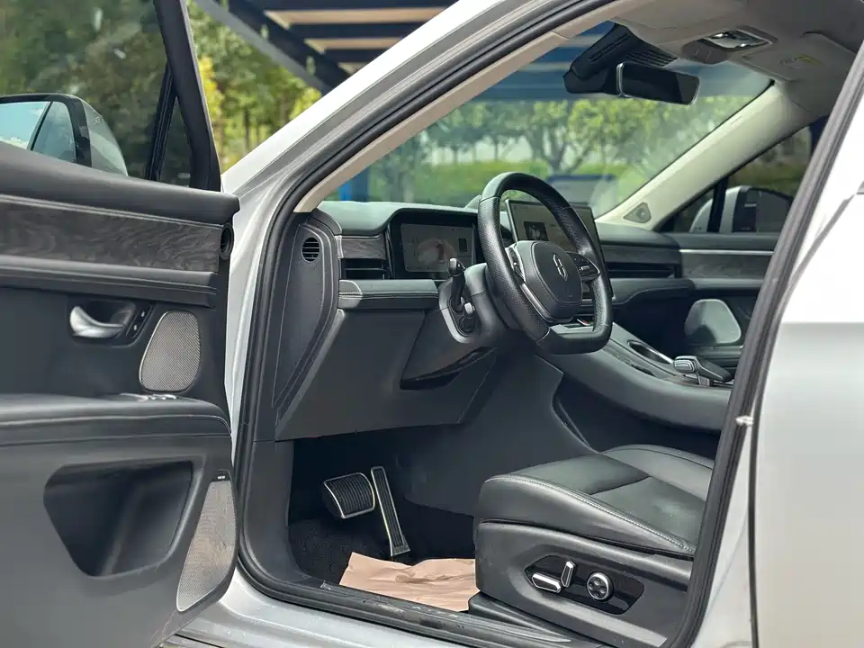 AITO Ask the world M5