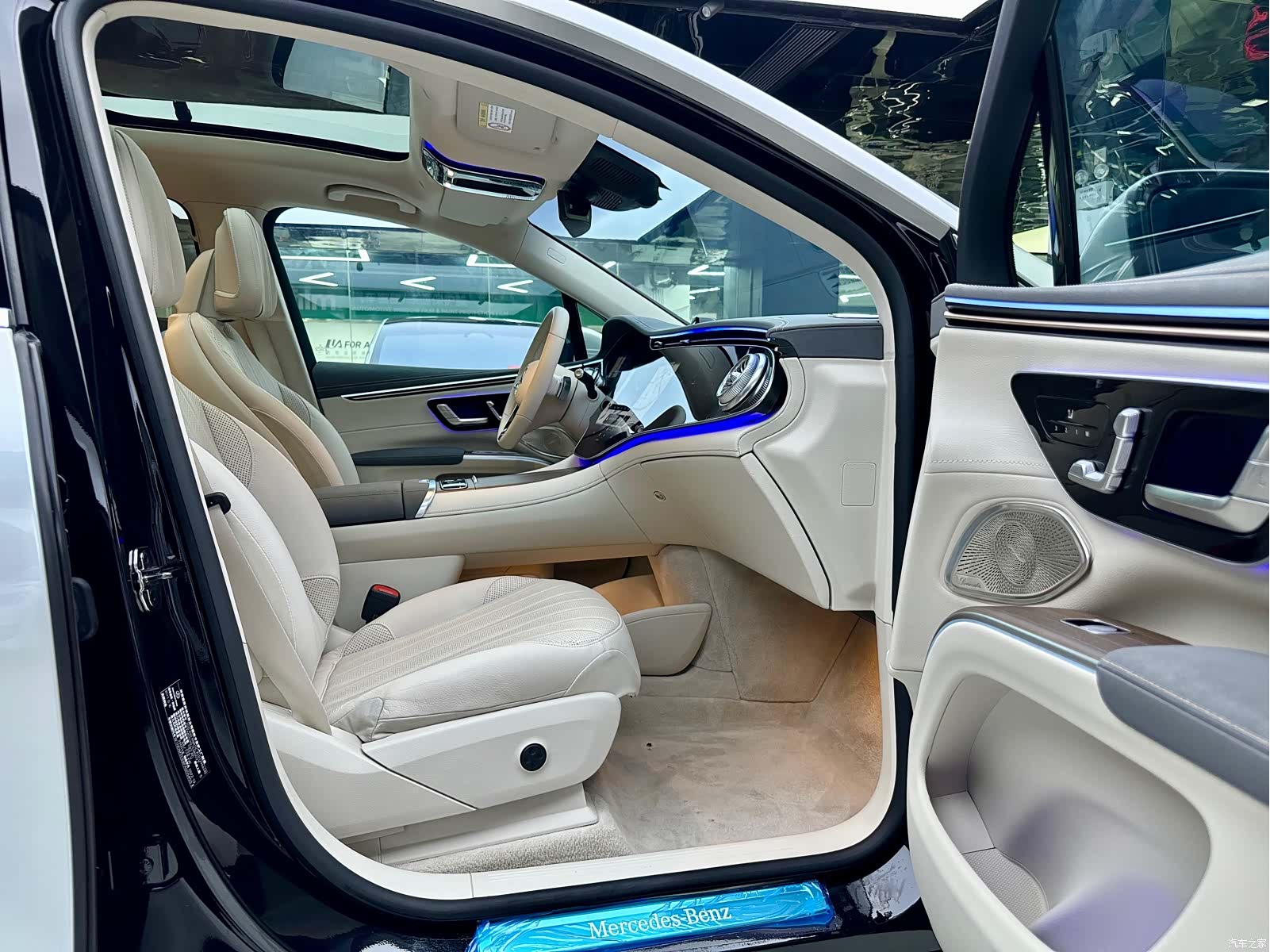 Mercedes-Benz EQS, 2023 13