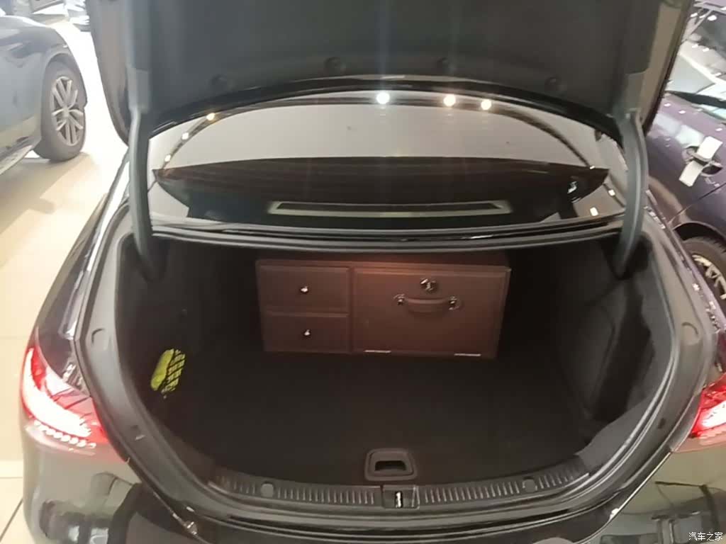 Mercedes-Benz E-Class, 2022 19