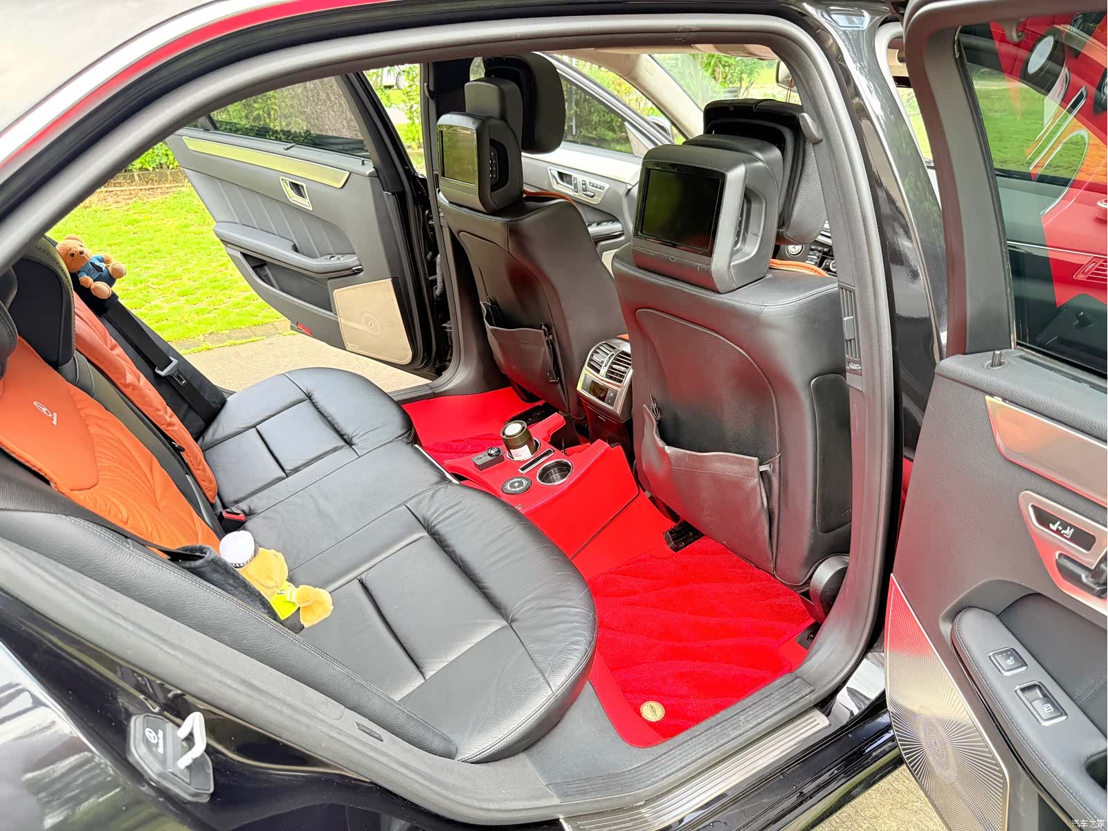Mercedes-Benz E-Class, 2011 11