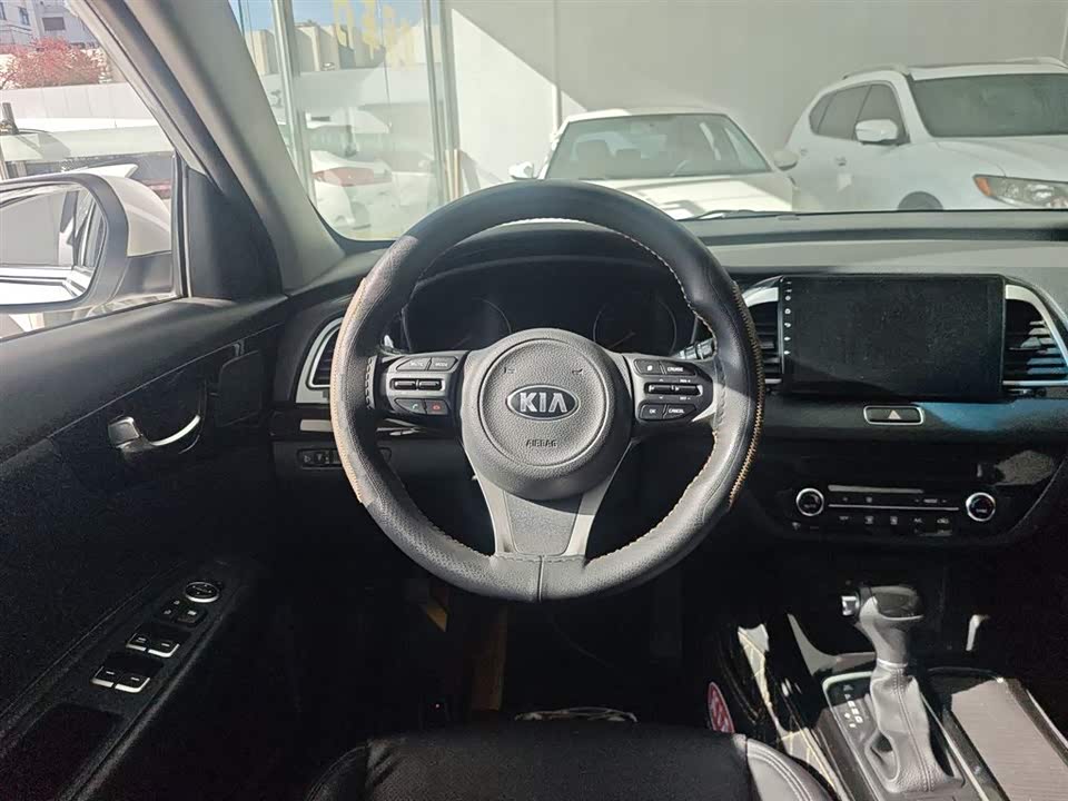 Kia K4