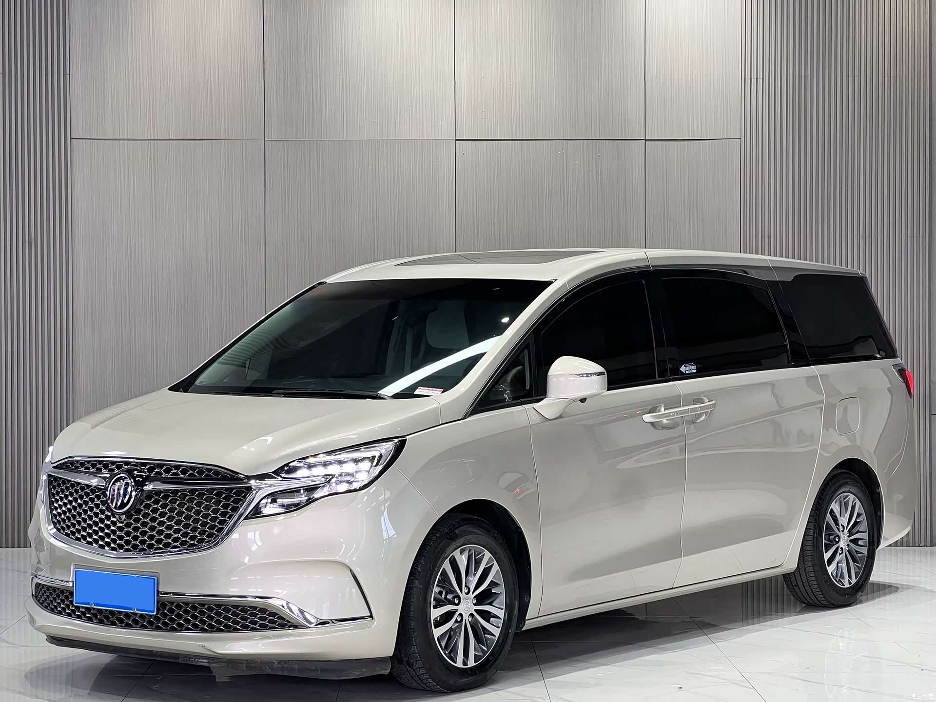 Buick GL8, 2021 1