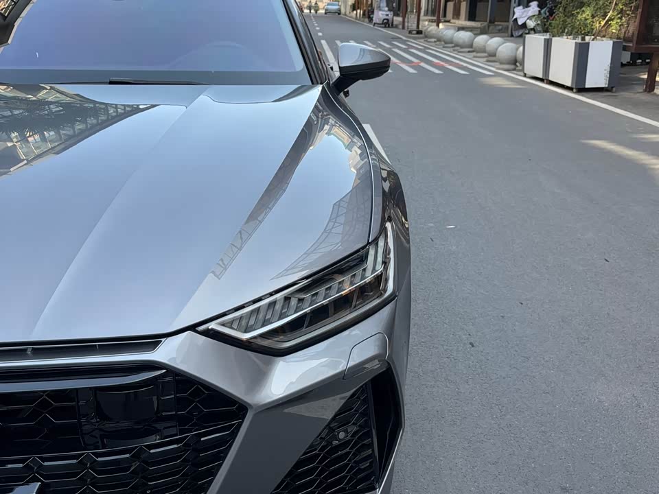 Audi A7L
