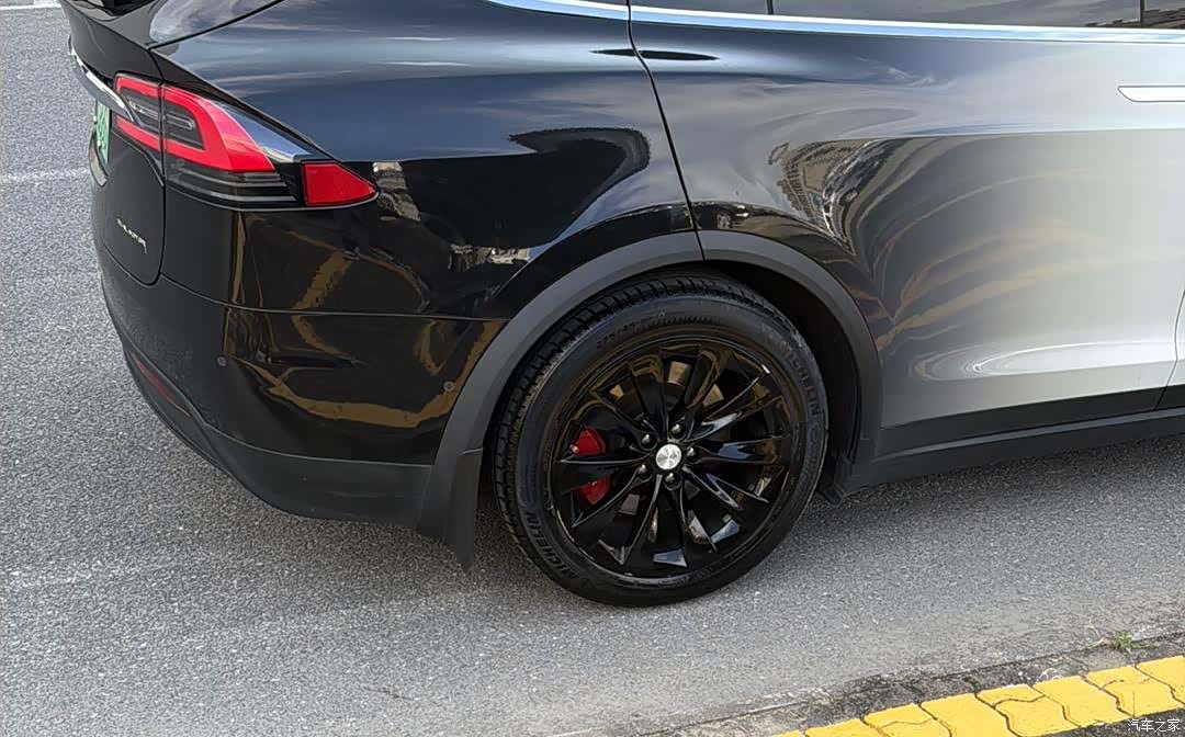 Tesla Model X, 2020 8