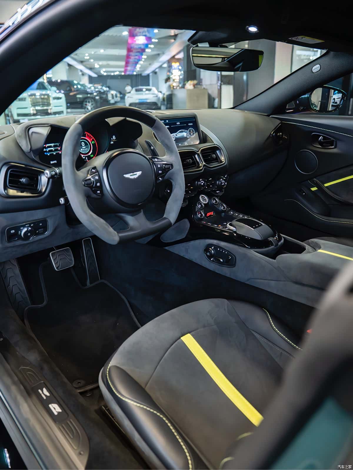 Aston Martin Vantage, 2024 11