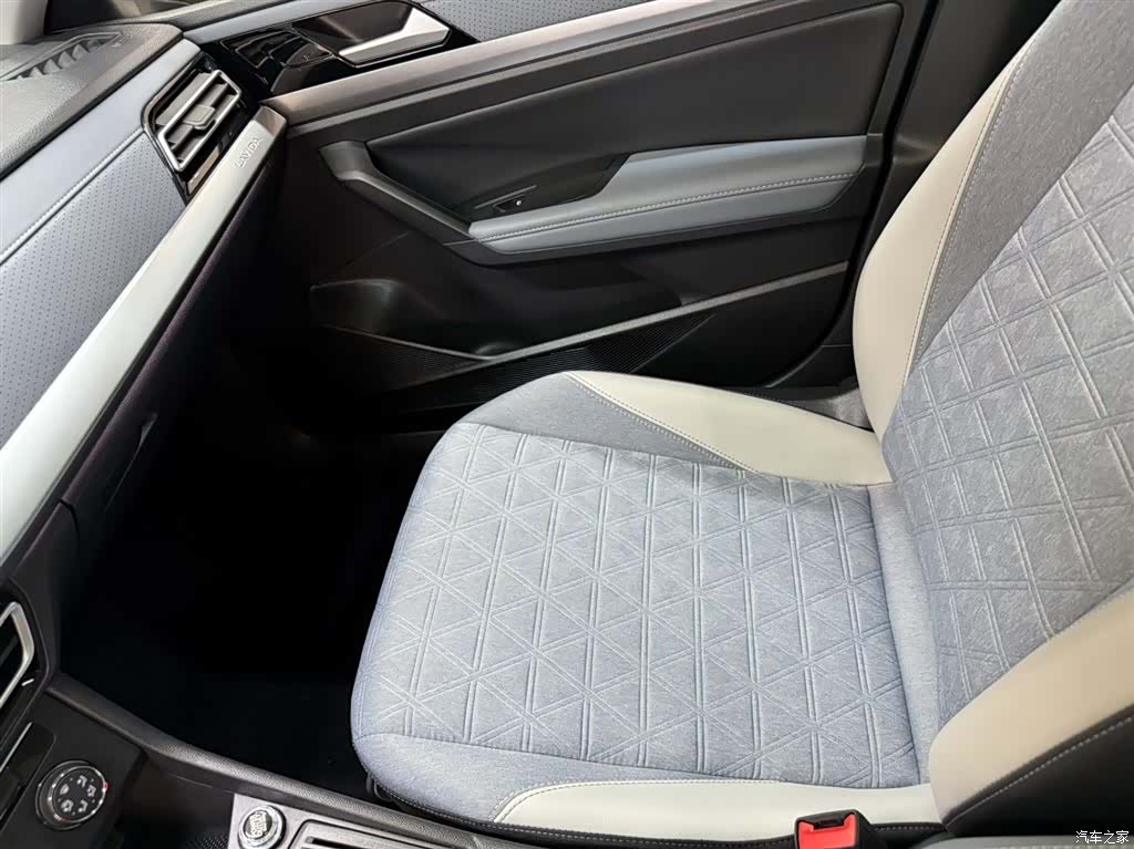 Volkswagen Lavida, 2023 13