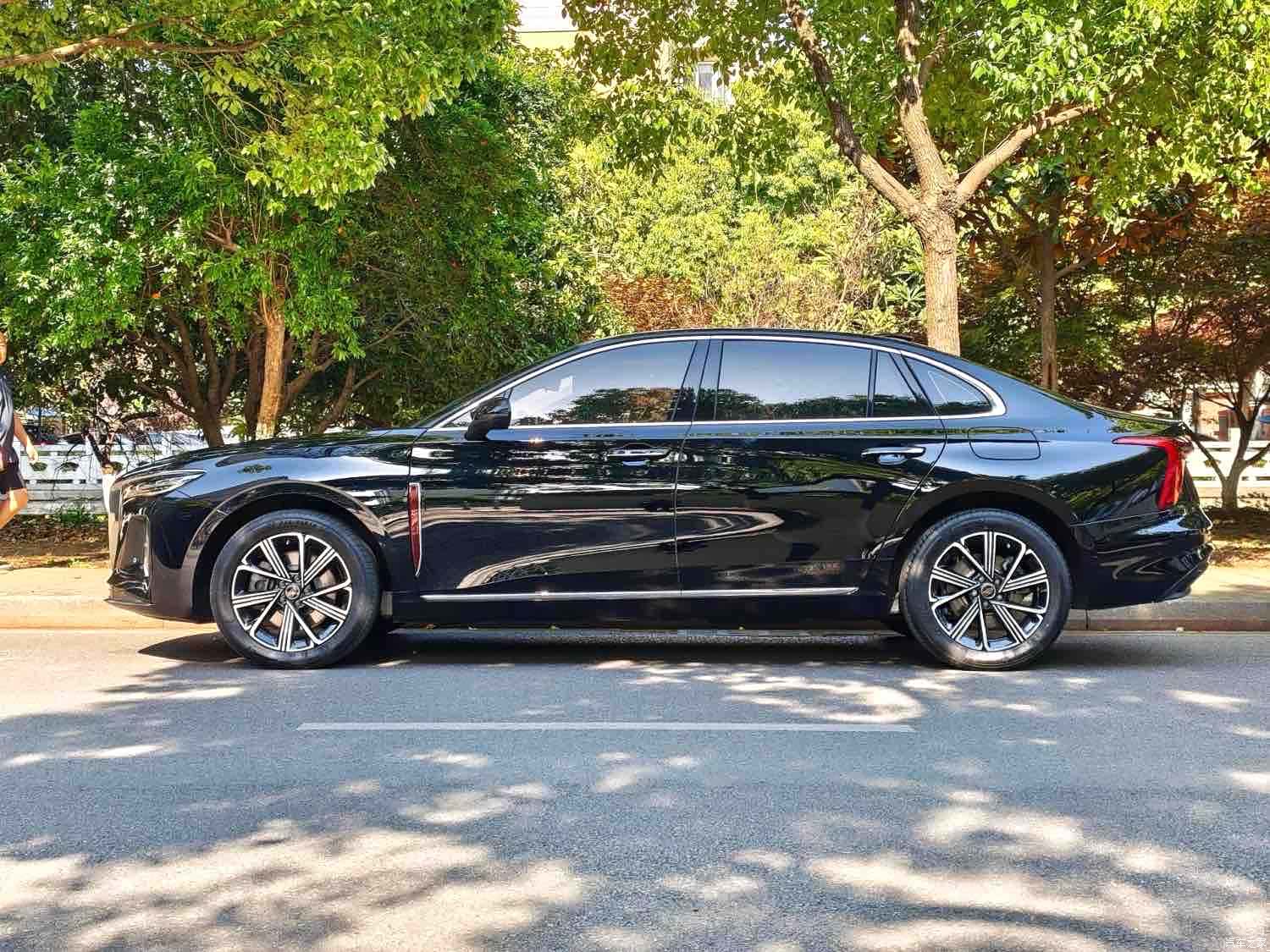 Hongqi H5, 2023 4