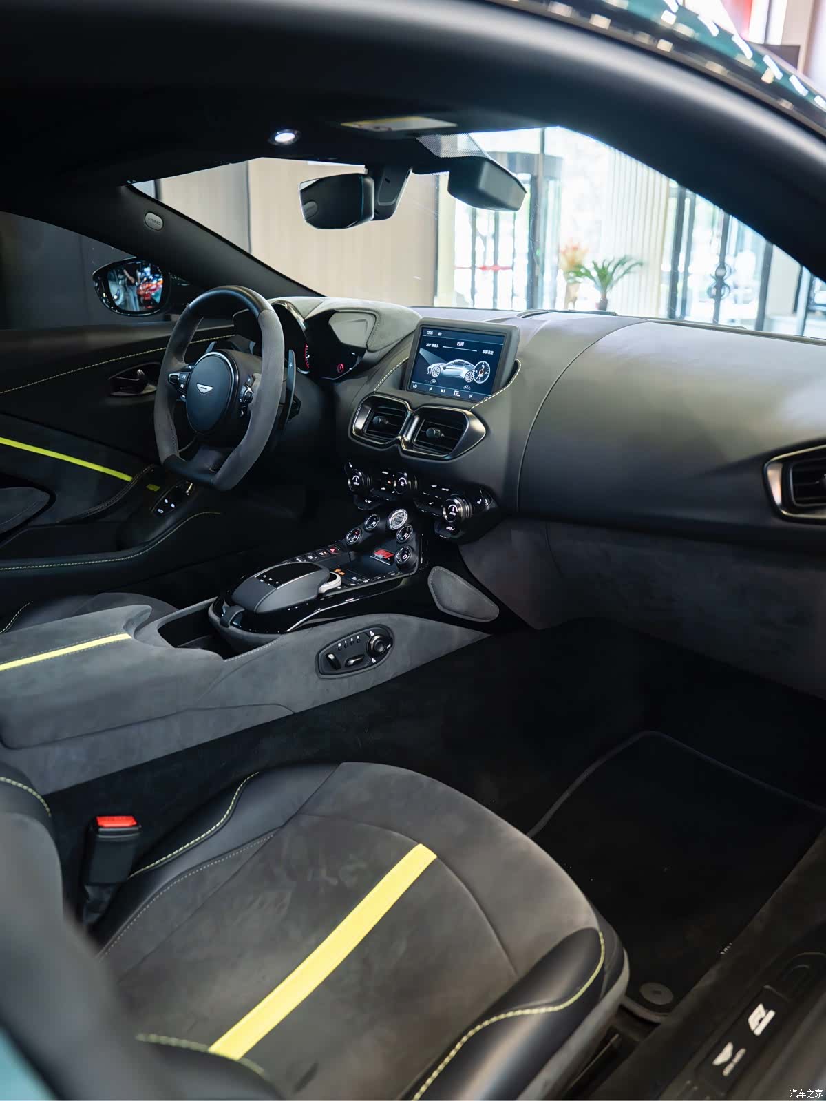 Aston Martin Vantage, 2024 23
