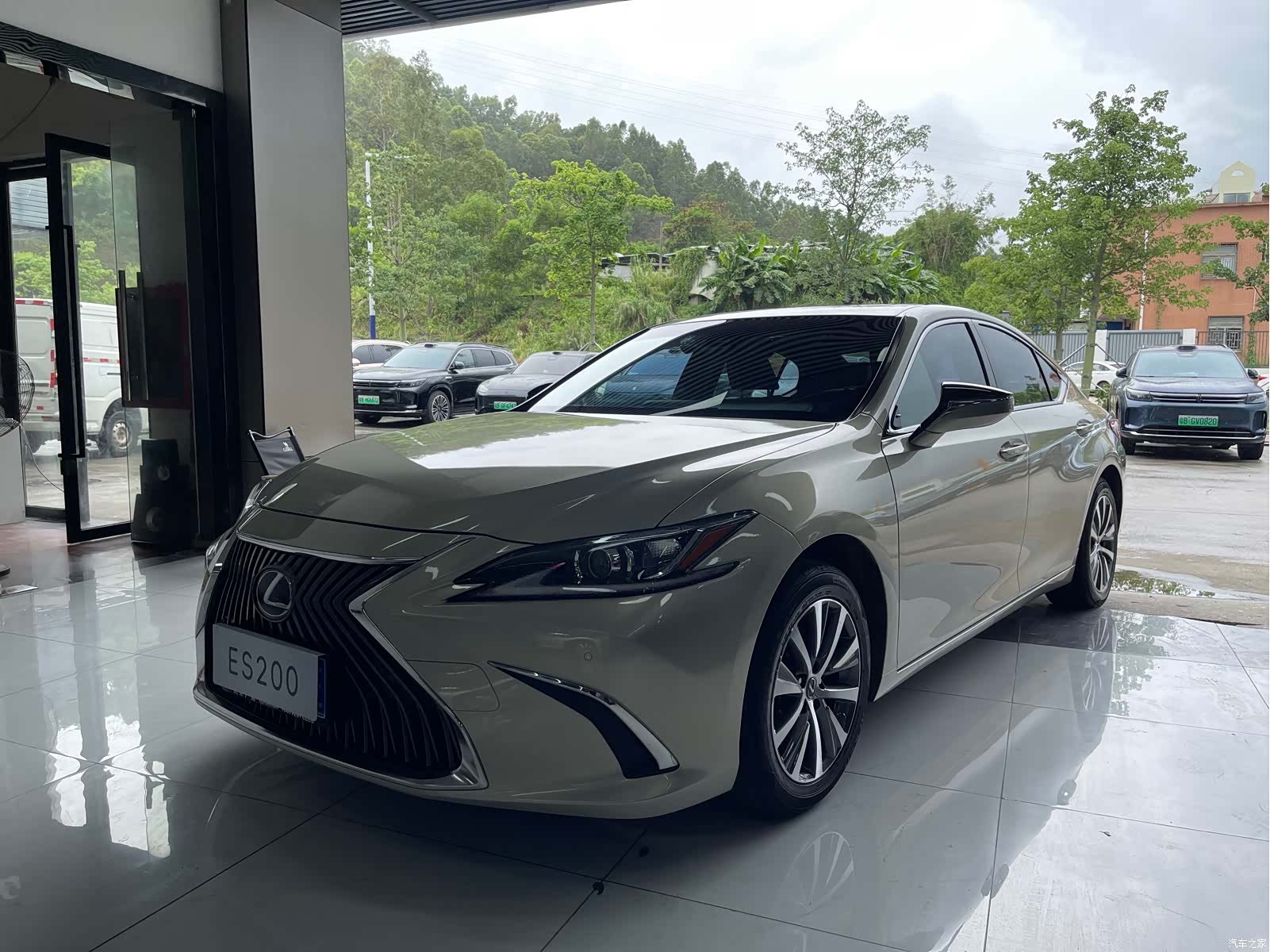 Lexus ES, 2019 1