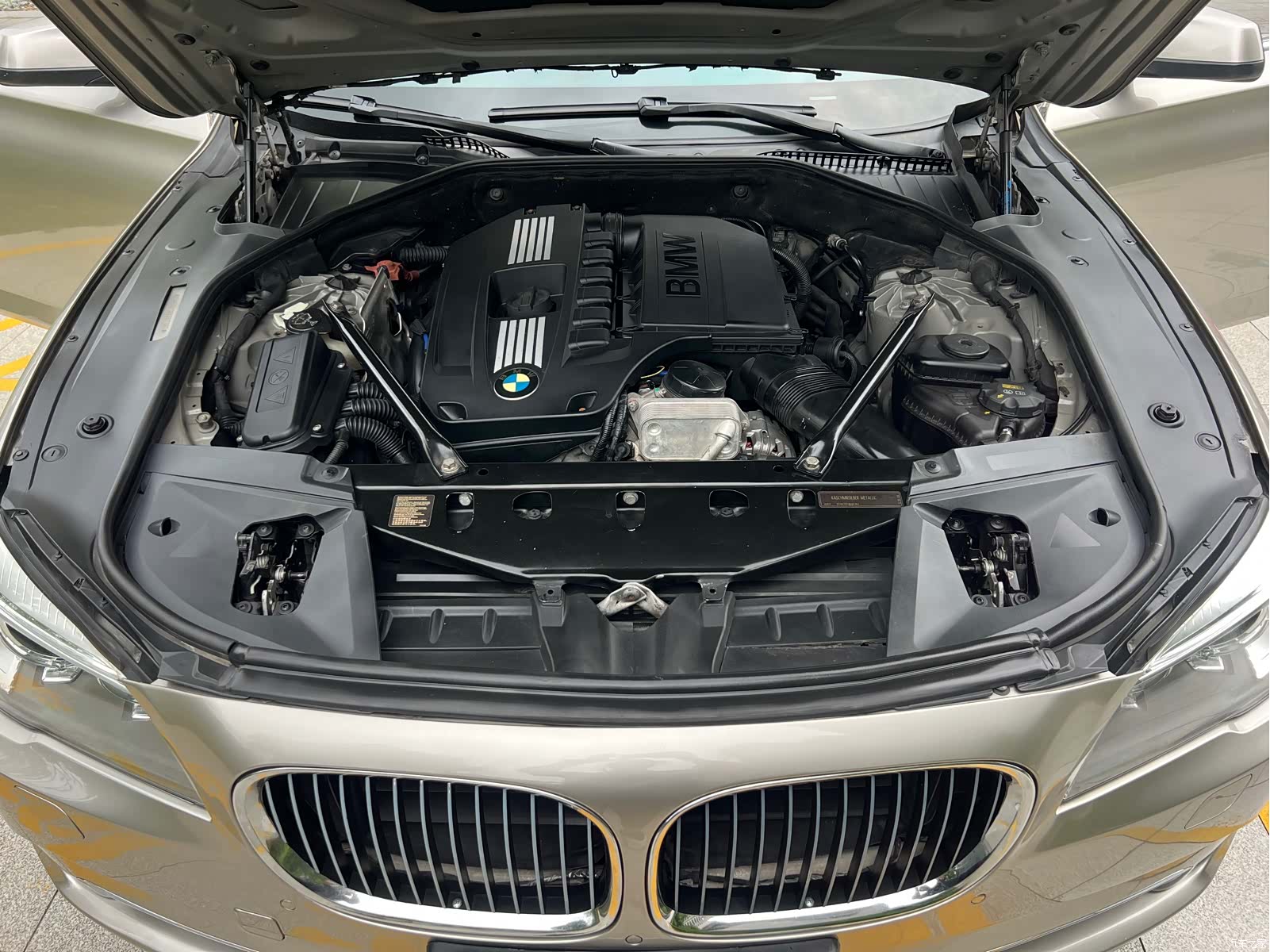BMW 7 Series, 2011 14