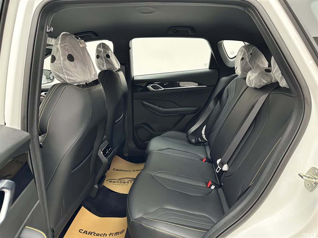 Geely Coolray, 2025 9