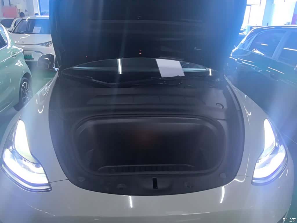 Tesla Model Y, 2023 20