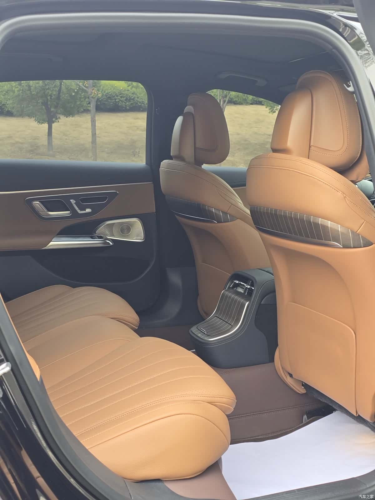 Mercedes-Benz E-Class, 2024 6