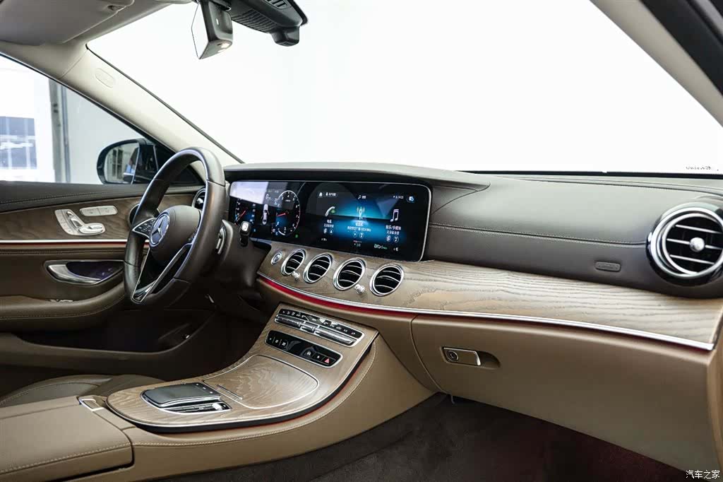 Mercedes-Benz E-Class, 2023 16