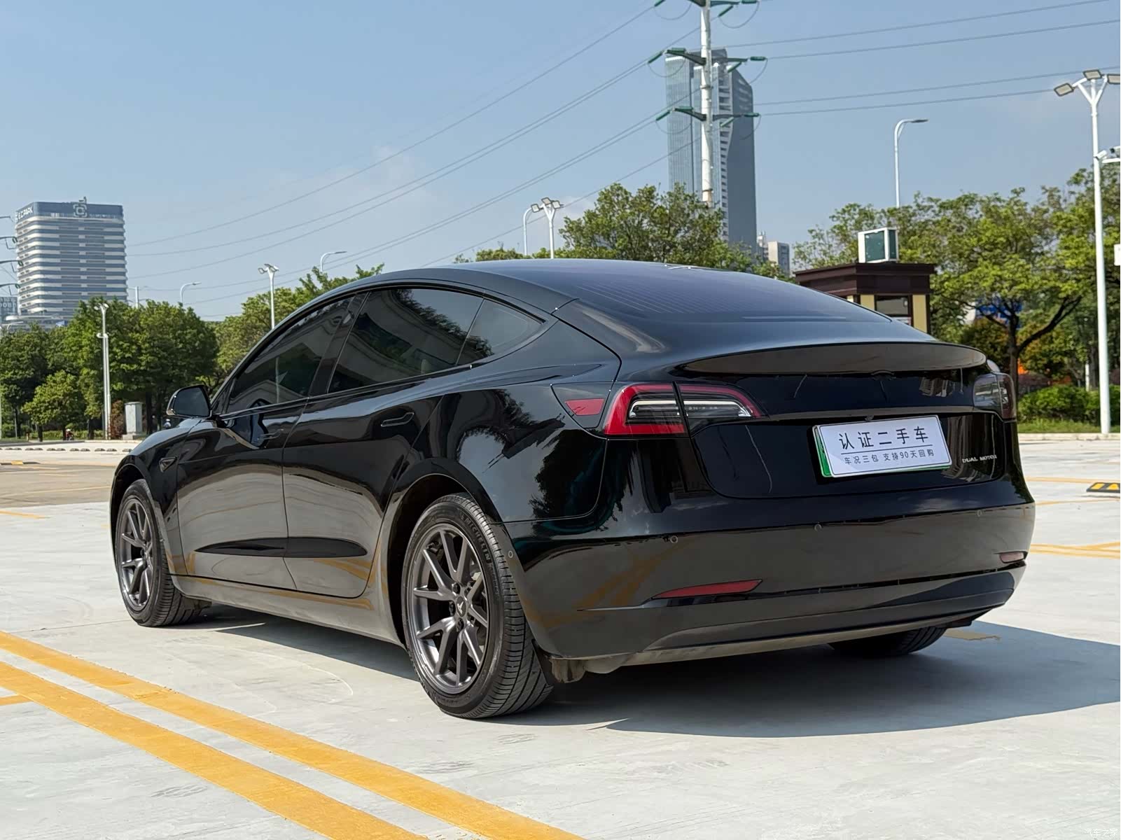 Tesla Model 3, 2019 13