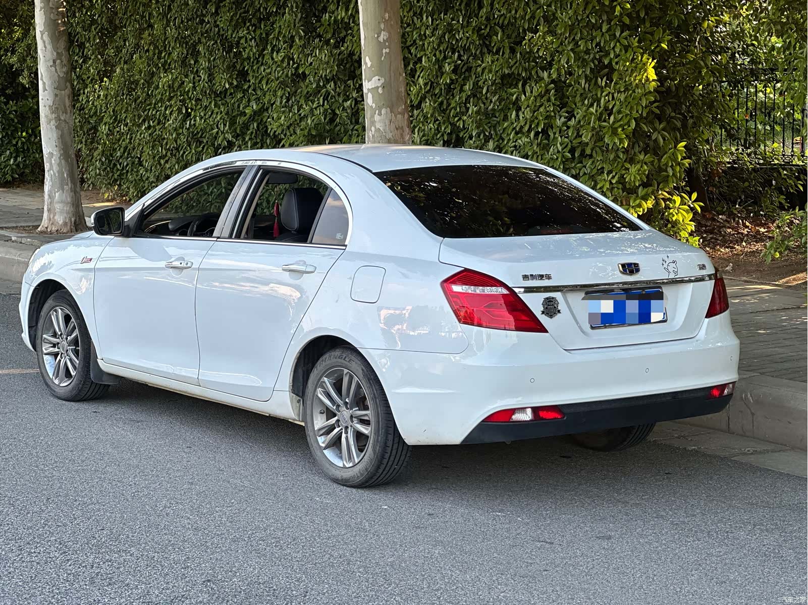 Geely Emgrand, 2017 9