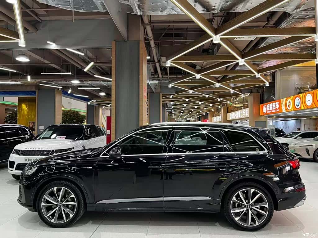 Audi Q7, 2021 все фото