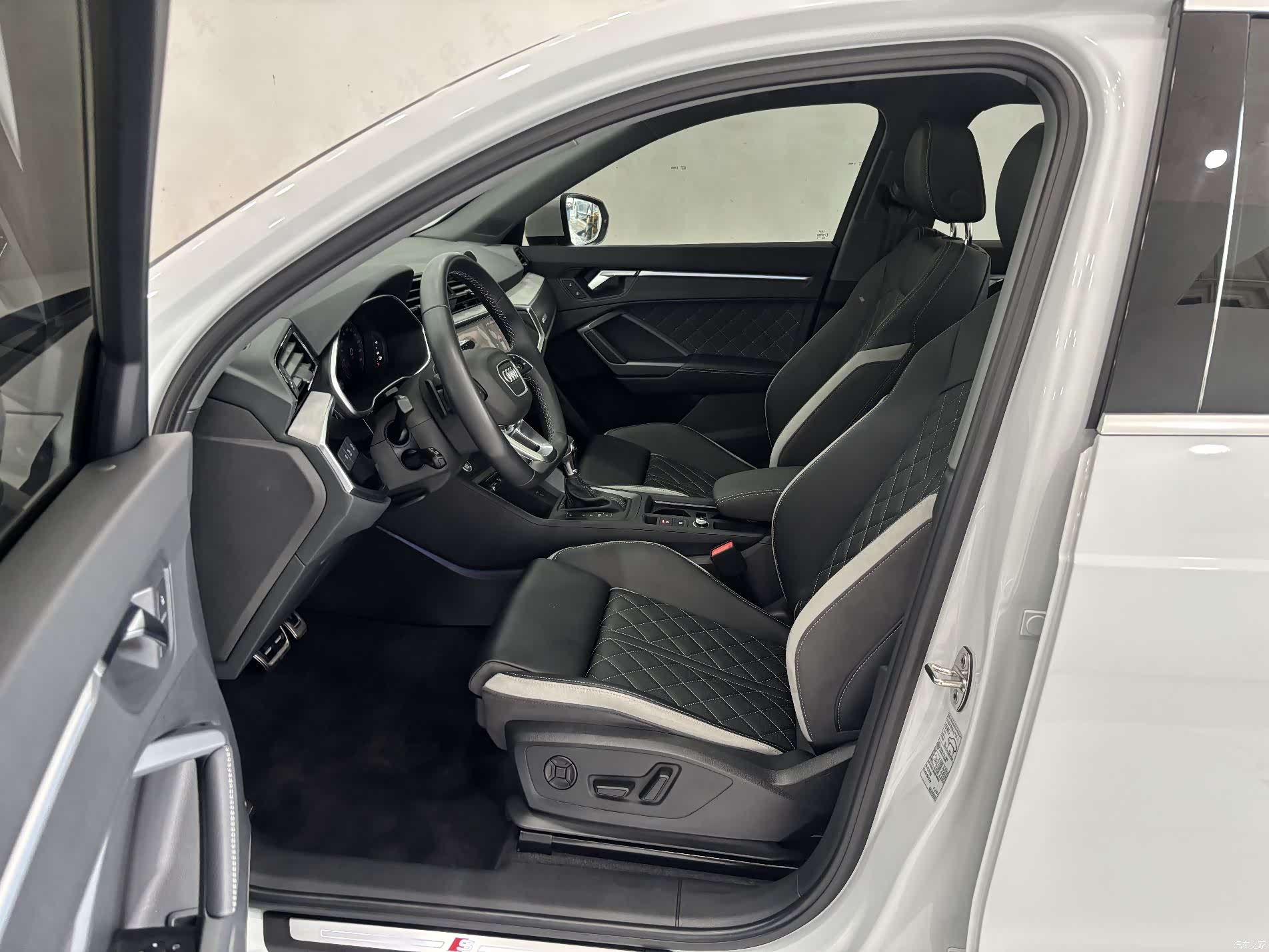 Audi Q3, 2025 11