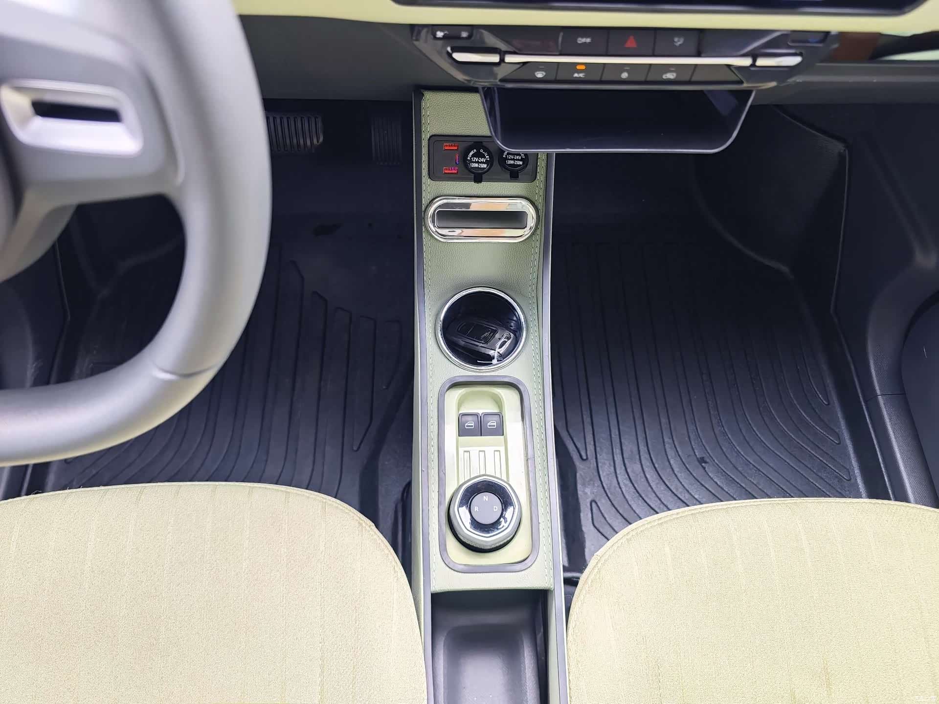 Geely Panda, 2025 12