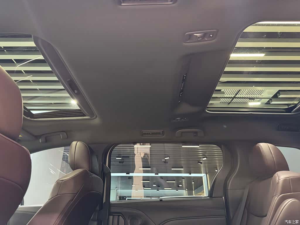 Toyota Granvia, 2025 26