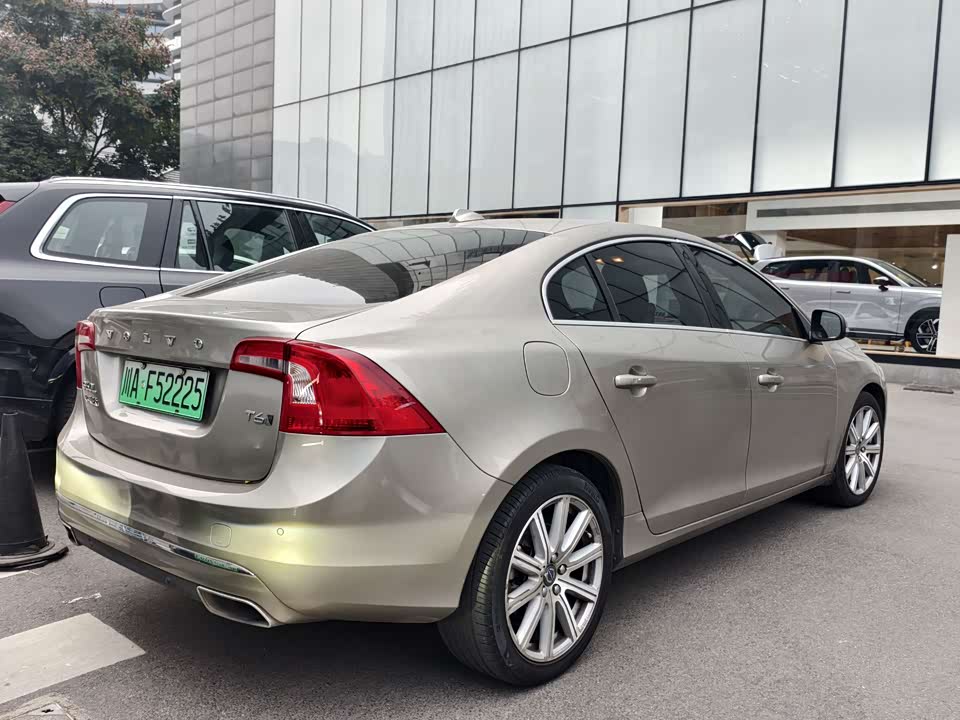 Volvo S60