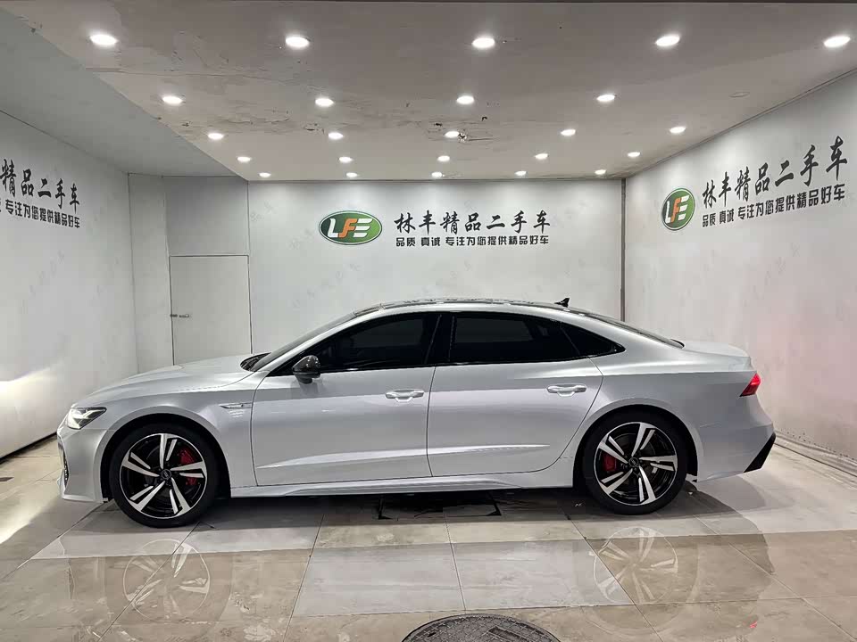 Audi A7L