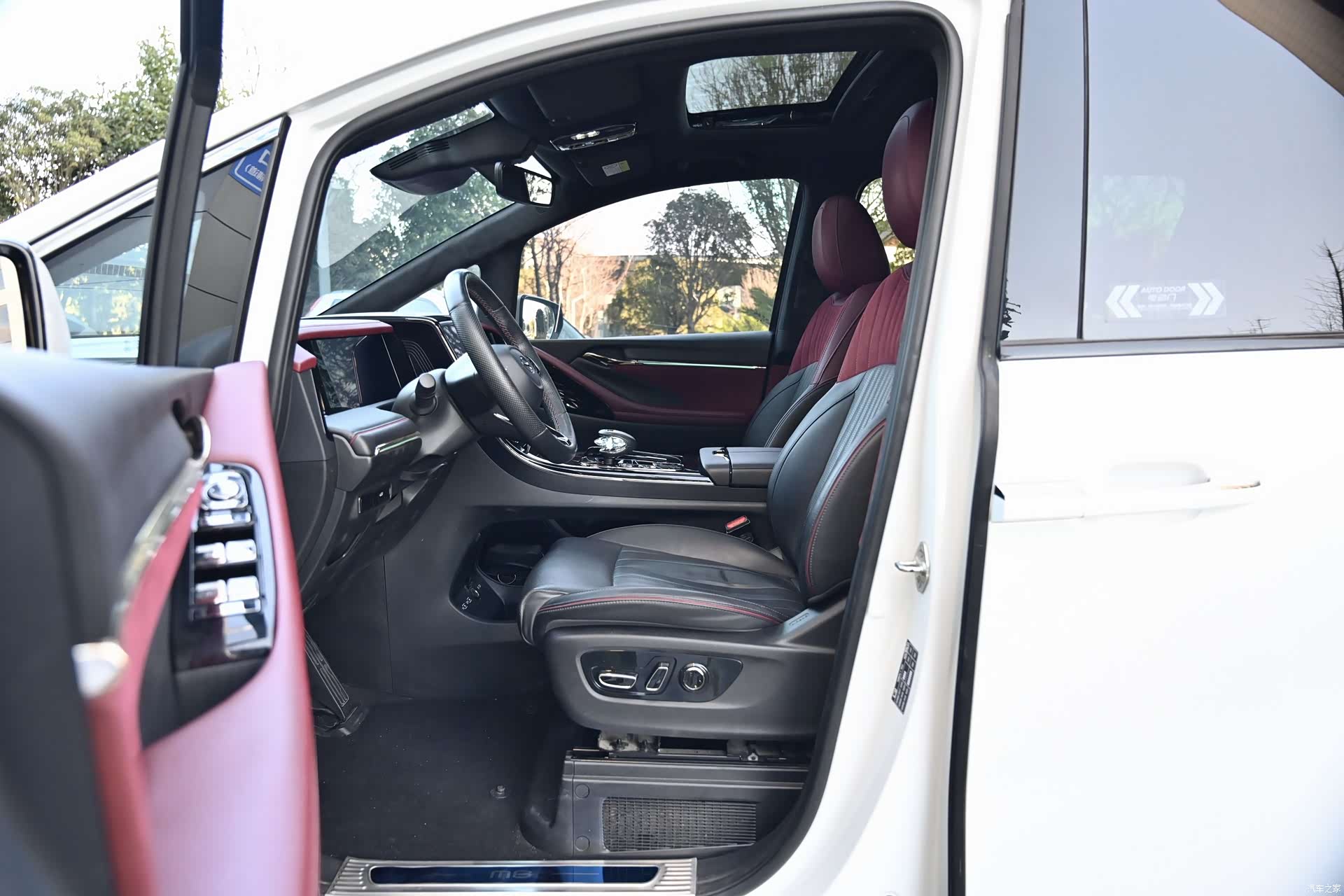 Trumpchi M8, 2023 8