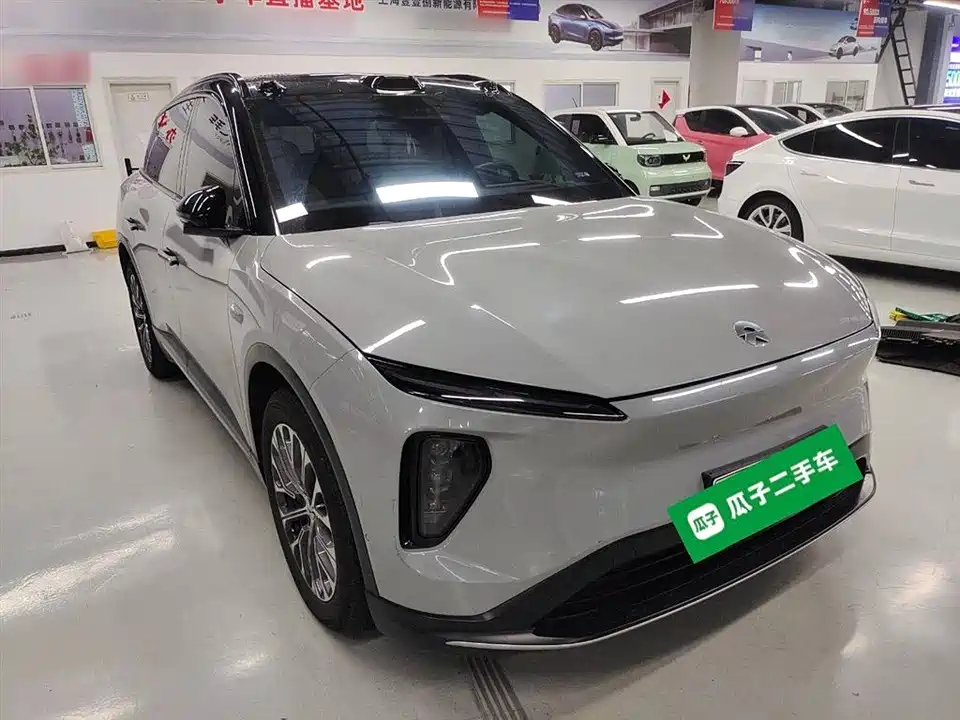 NIO ES6