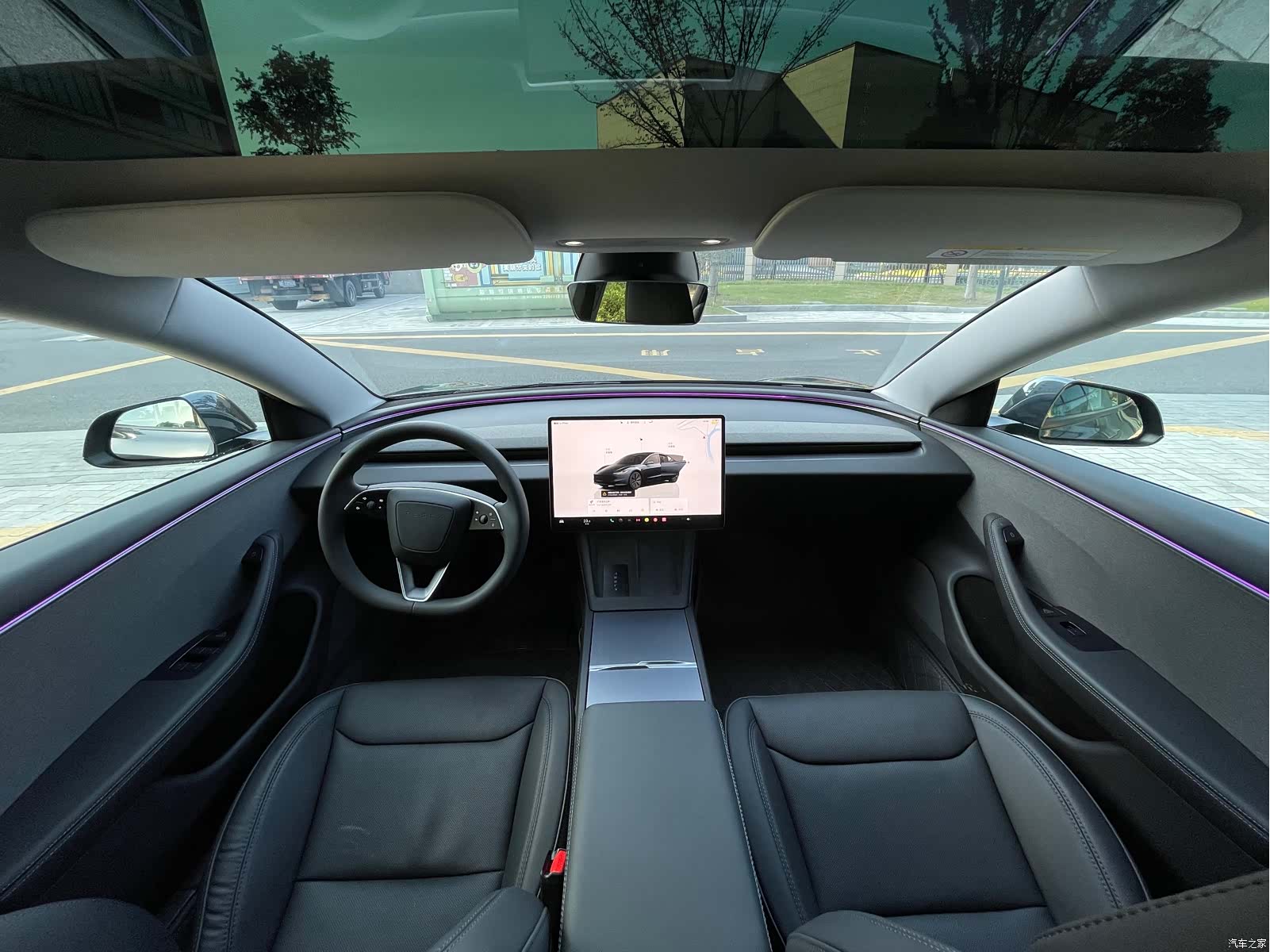 Tesla Model 3, 2025 13