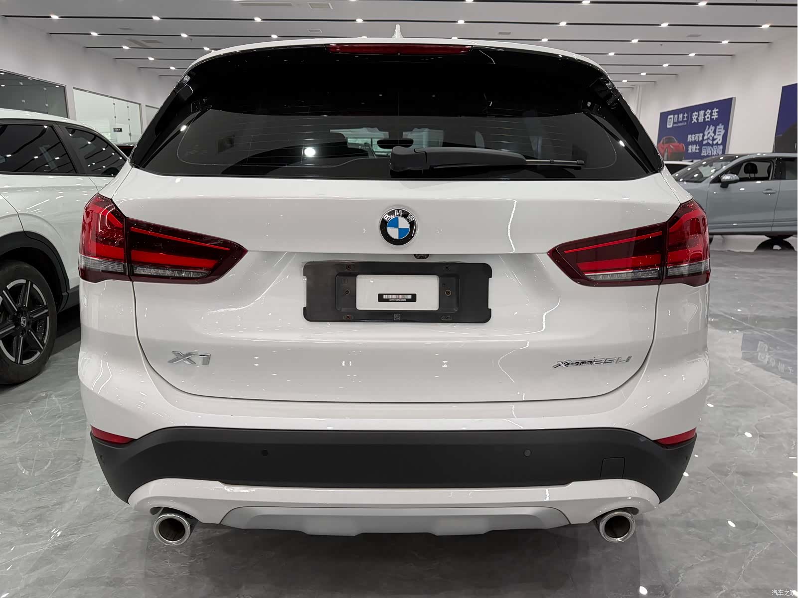 BMW X1, 2022 все фото