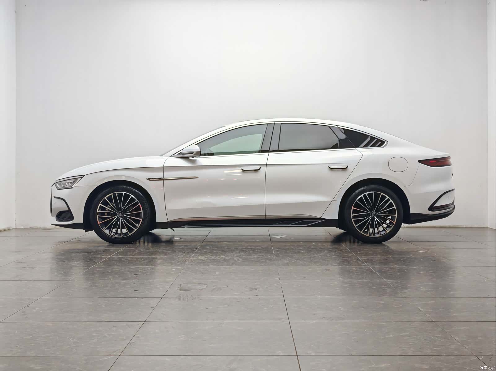 BYD Han, 2023 10
