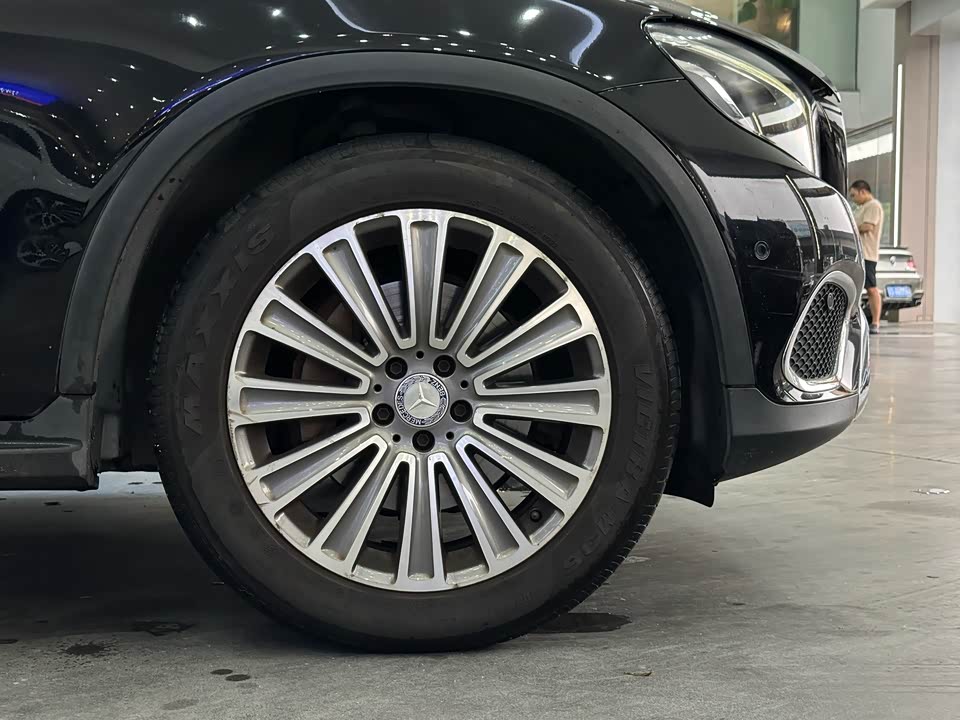 Mercedes-Benz GLC Mercedes-Benz GLC
