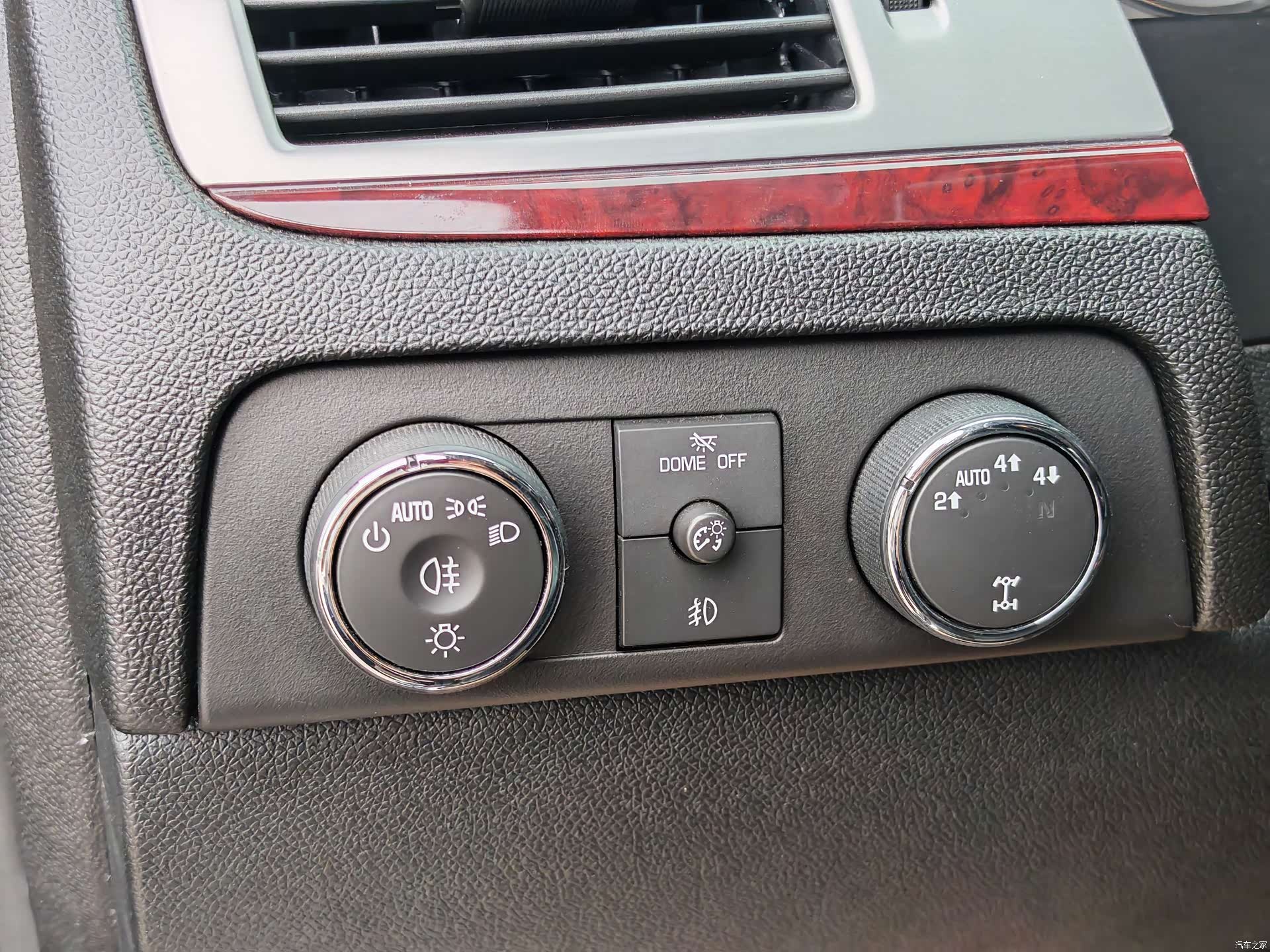Cadillac Escalade, 2011 16