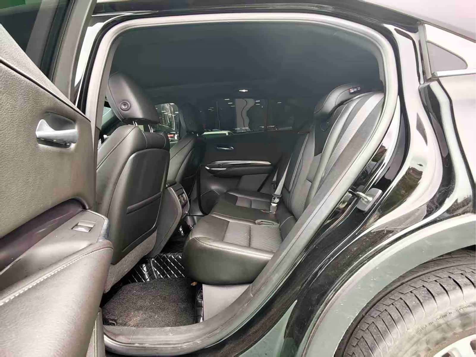 Cadillac XT4, 2021 все фото