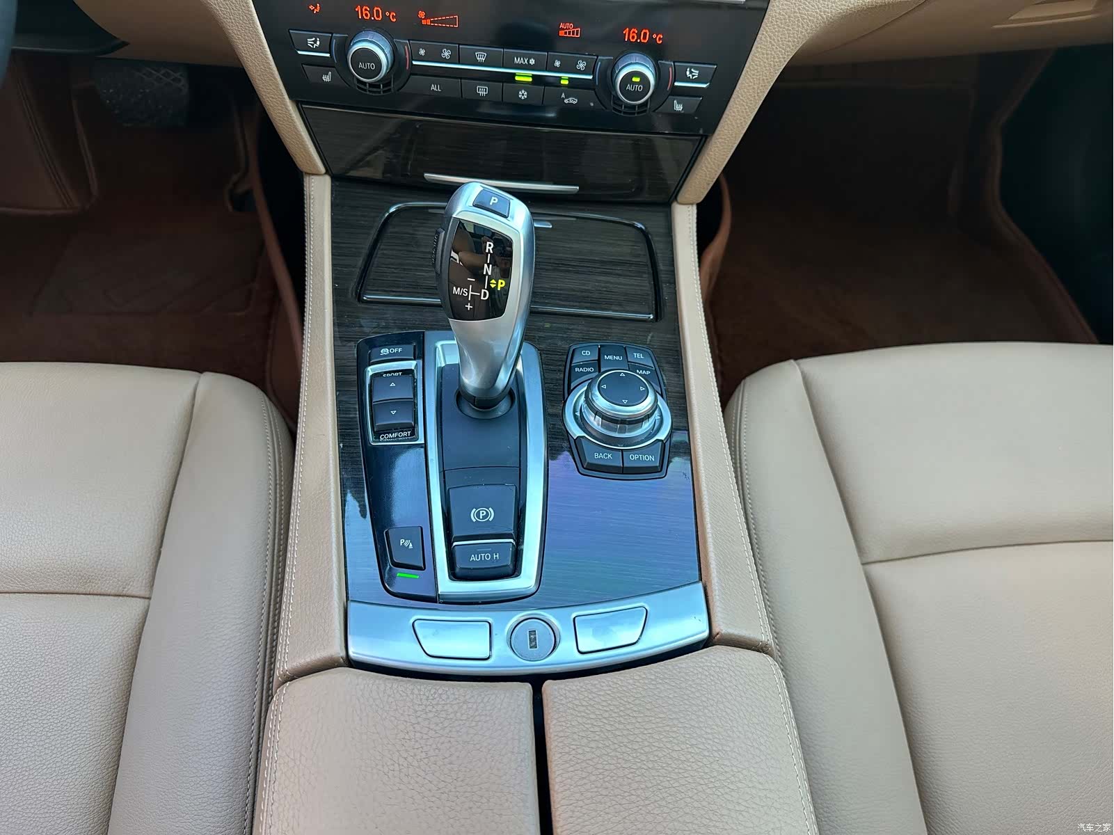 BMW 7 Series, 2012 30